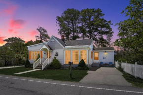 Cottage w Private Creek, Sunroom, Fire Pit, & WiFi